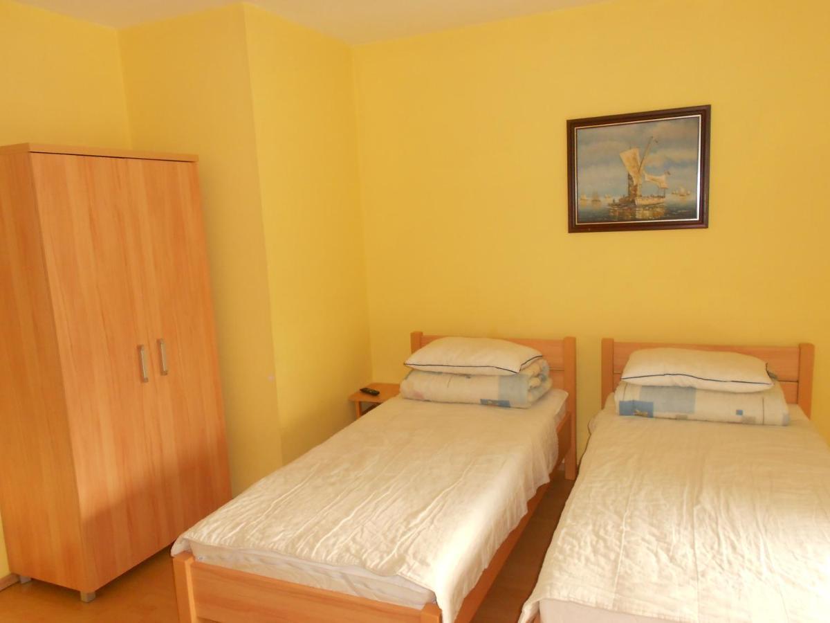 Hostel "Na Bocianowie" Bydgoszcz Exterior photo