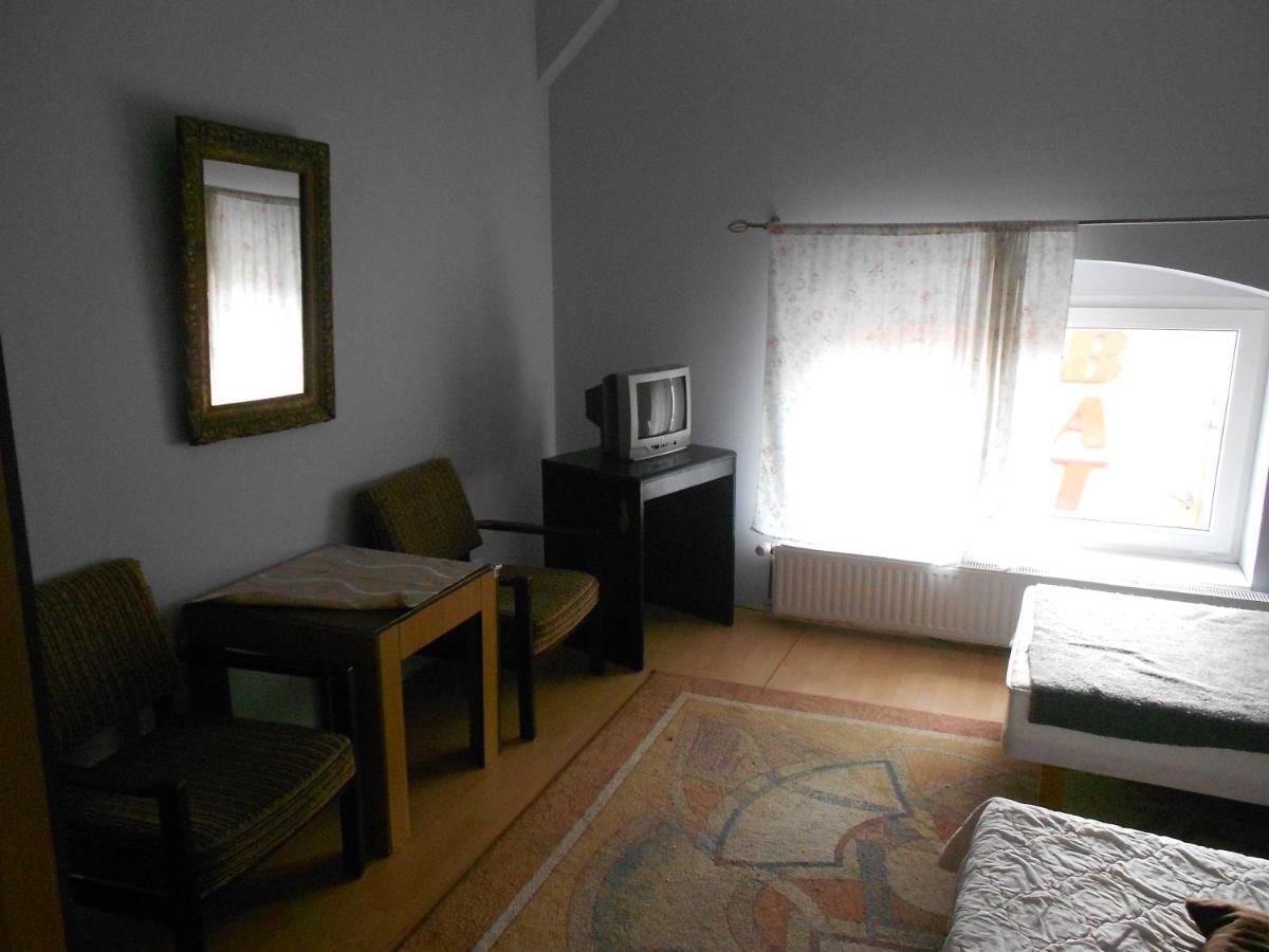 Hostel "Na Bocianowie" Bydgoszcz Exterior photo